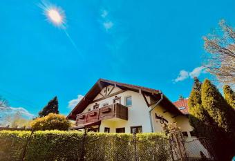 Sommer Panzi   has Balcony rooms