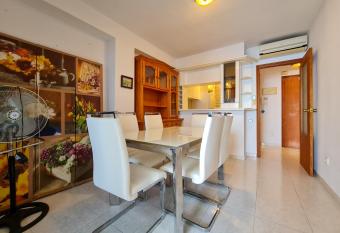 Apto. Completo Tropic Mar de Loix allows 18 year olds to book a room