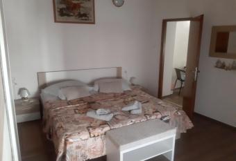 Santa Elena has Balcony rooms