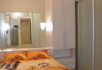 Ok Apartments near Palace Sporta - Kiev has rooms with a private hot tub