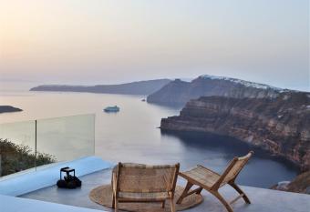 3 bedrooms villa with sea view private pool and jacuzzi at Megalochori 5 km away from the beach has Balcony rooms