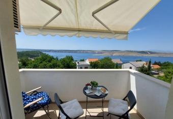 Apartman Iskra has Balcony rooms