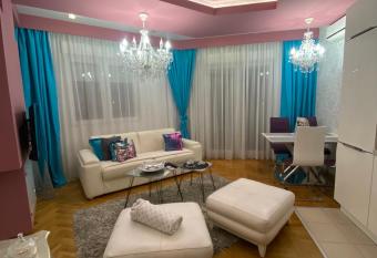 Lux apartment Stari Aerodrom allows 18 year olds to book a room