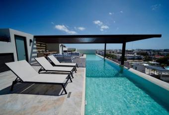 penthouse arenis 503 a unos pasos de la 5 av has rooms with a private hot tub