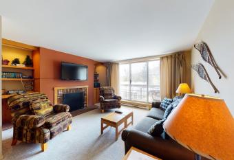 Mountainside 44 has Balcony rooms