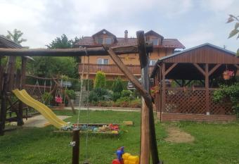 Apartm  n Zlat   rybka has Balcony rooms