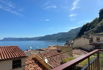 Casa Arancio Chianalea Scilla has Balcony rooms
