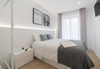 Apartamento Logro  o Plaza Ayuntamiento has Balcony rooms
