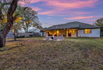 Amazing Haus with Fire Pit! - 2 Mins to Main St! has Balcony rooms