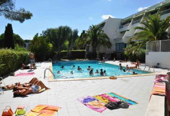 Port-Vincent has Balcony rooms