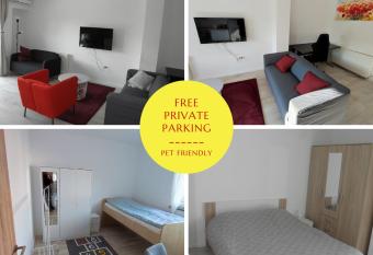 Peaceful apartment near airport has Balcony rooms