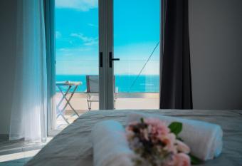 Ionian Pearl has Balcony rooms