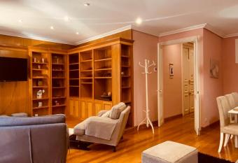 ELDUAYEN29 allows 18 year olds to book a room