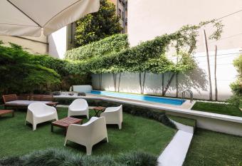 PRESTIGE BOUTIQUE HOMES - Garden & Pool allows 18 year olds to book a room