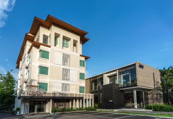 Nakornping Boutique Hotel has Balcony rooms