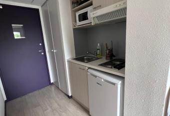 Charmant studio r  sidence la closeraie allows 18 year olds to book a room