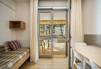 El Pado 13 has Balcony rooms