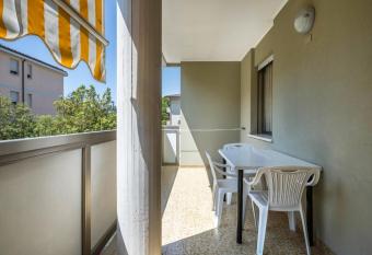 El Pado 17 has Balcony rooms