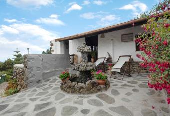 Casa Rosal  a has Balcony rooms