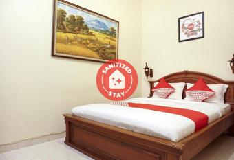 OYO 465 Alam Citra Bed & Breakfast allows 18 year olds to book a room