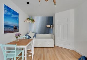 Grand Apartments - Solaris - Apartment 200 m from Monte Cassino allows 18 year olds to book a room