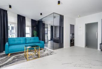 EL Apartments - Izar has Balcony rooms