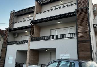 Aleksandar apartmani allows 18 year olds to book a room