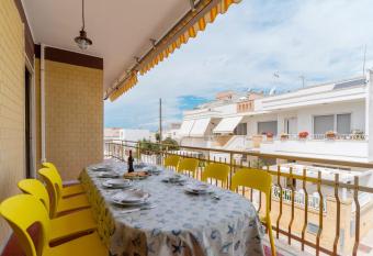 Casa Lilli 11 posti has Balcony rooms