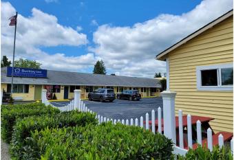 Buckley Inn allows 18 year olds to book a room