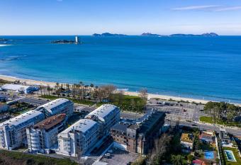 Samil Apartment, primera l  nea de playa con Wifi y Garaje has Balcony rooms