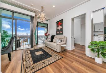 Penthouse Glory has Balcony rooms