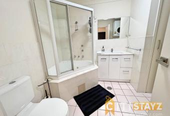 Beautiful & enclosed, 1 bd 1 bth - close to CBR Hospital has Balcony rooms