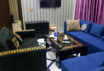 Eiffel Heights Bahria has Smoking/Balcony rooms