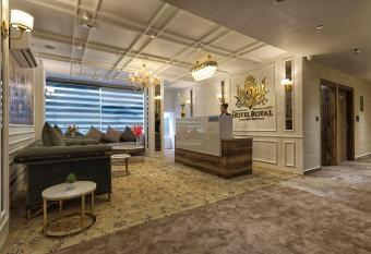 Hotel Royal 9 allows 18 year olds to book a room