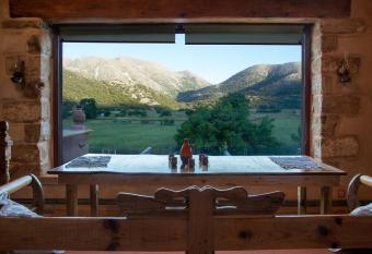 villa archontiko ASKYFOU SFAKIA has Balcony rooms