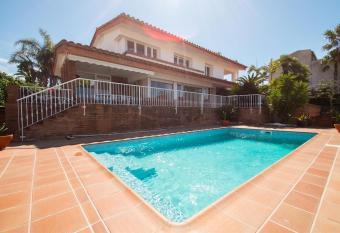 Villa Berganti has Balcony rooms