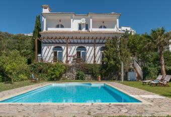 Villa Lino has Balcony rooms