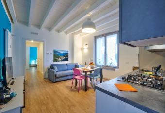 Lecco Lake Apartments Villa Liberty has Balcony rooms