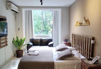 Baixo Copa Guest House has Balcony rooms