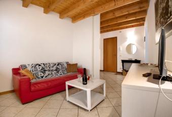 Appartamento Gargnano has Balcony rooms