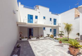 Sirius Luxury Rooms has Balcony rooms