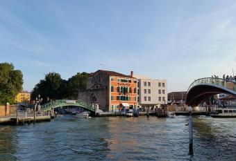 Hotel Santa Chiara has Balcony rooms