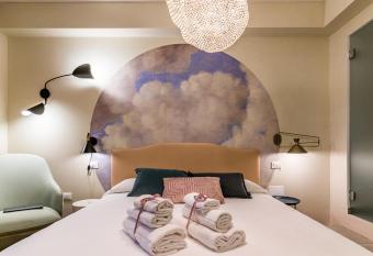 Cielo e Nuvole allows 18 year olds to book a room