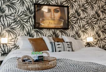 Reality TV Suite at THE KarINN BOUTIQUE HOTEL - Downtown Ft Lauderdale 1 has Balcony rooms