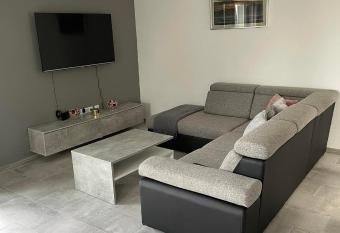 Apartman Ivanica has Balcony rooms