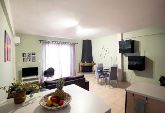 Cozy Apartment St John has Balcony rooms