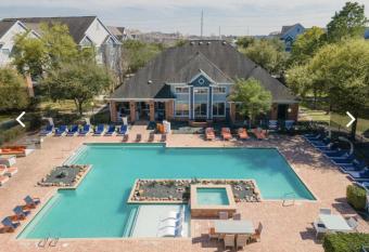 A Lovely 2 bedroom 2 full Bath Apartment Unit with Desk and Den, Rental Car Available allows 18 year olds to book a room