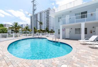 Bayshore Breeze 2 - Fort Lauderdale Beach has Balcony rooms