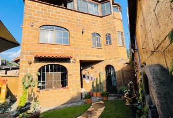 Ma Petite Maison has Balcony rooms