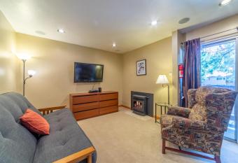 #339 - Mountain Condo, Jacuzzi, Pool, Tennis Courts & Picnic Area has Balcony rooms